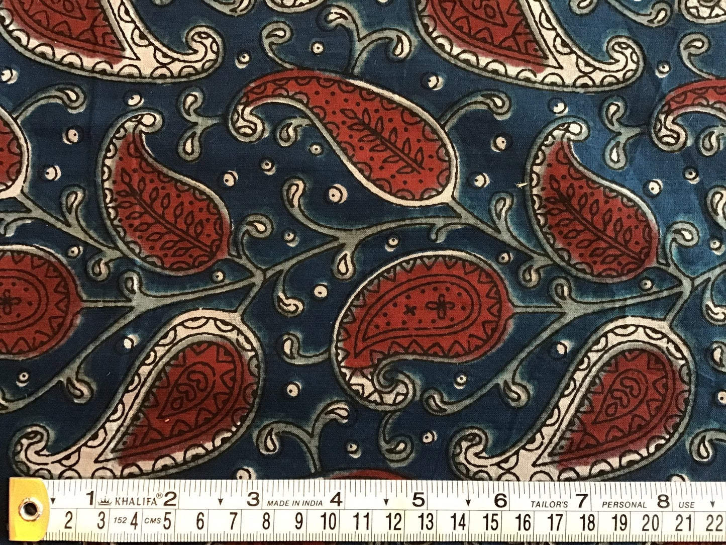 Dark blue/red paisley Screen Printed Fabric 100% Cotton - Violet Elizabeth - Haberdashery
