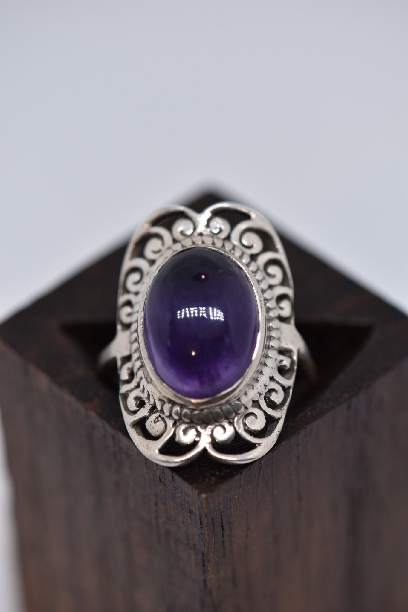 English Regalia - Violet Elizabeth -