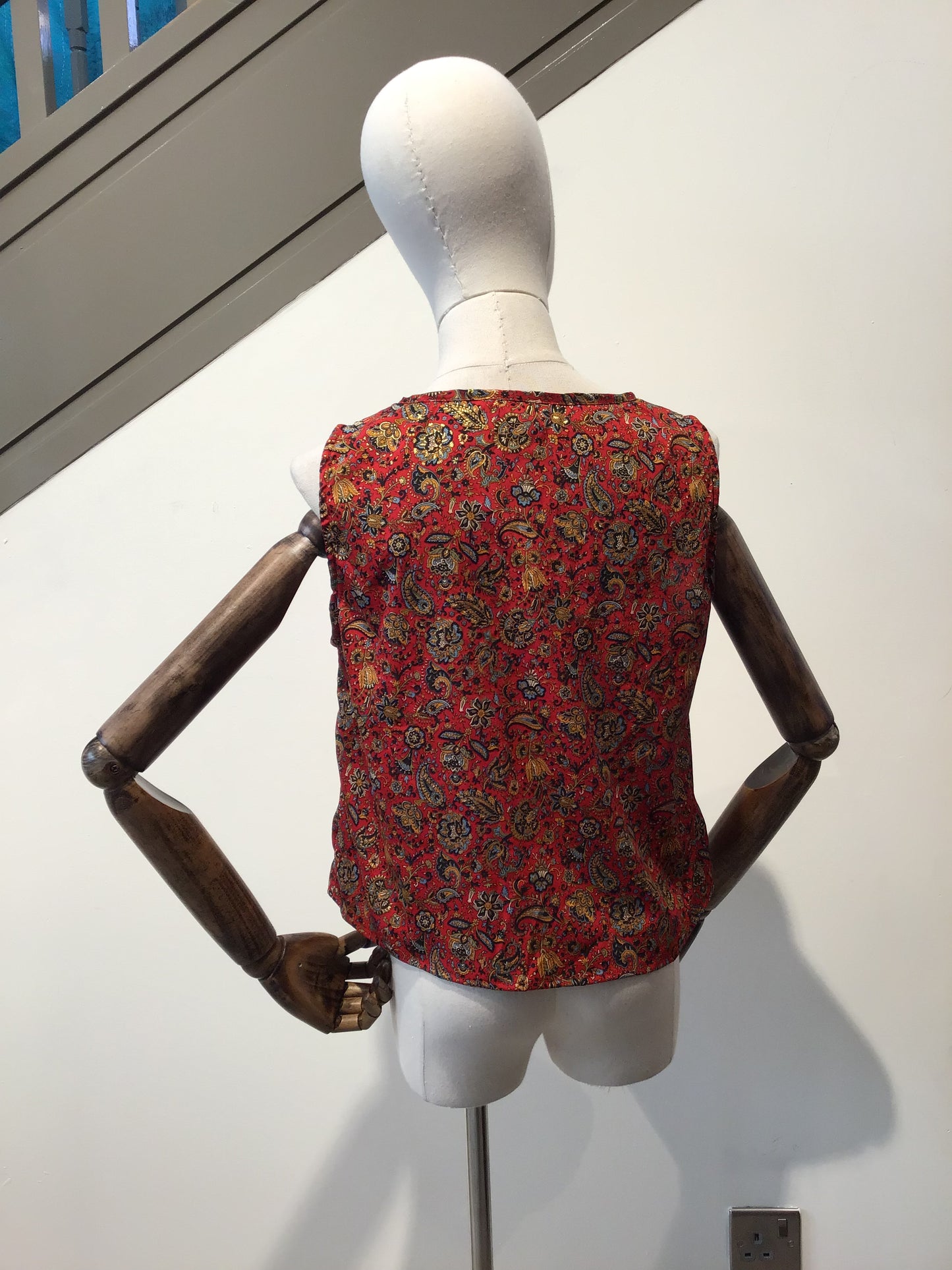 Sunrise Ablaze Chic Sleeveless Top - Violet Elizabeth