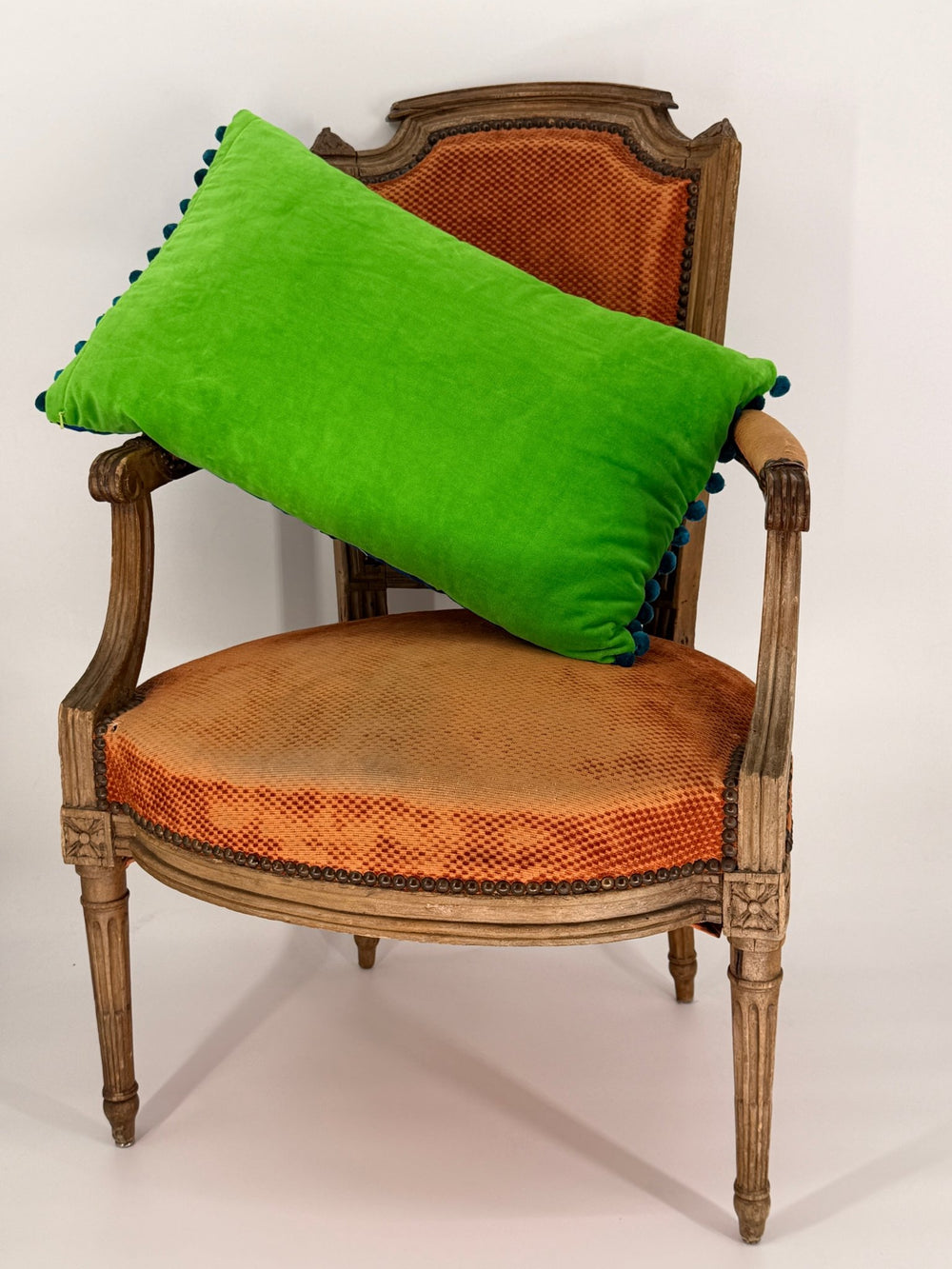 16x26" Lumbar Cushion 😍 - Violet Elizabeth - 