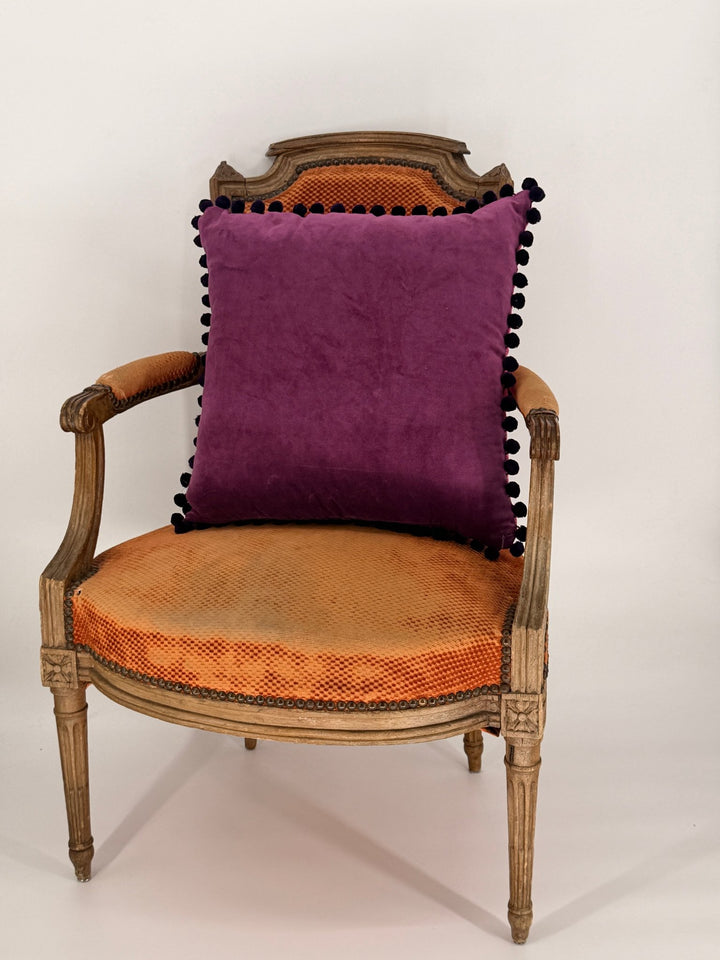 20x20" Cushion 🥰 - Violet Elizabeth - 
