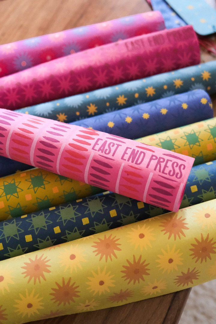 UK/EU: Pink Stripes Wrapping Paper