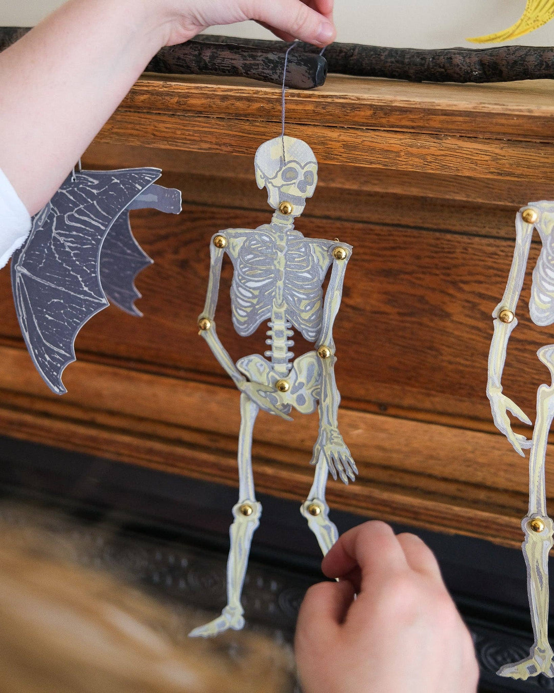 UK/EU: Dancing Skeletons Paper Ornaments