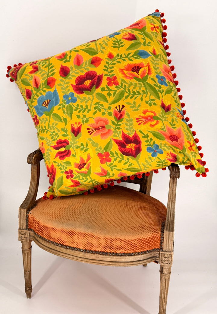 30x30" Cushion 😘 - Violet Elizabeth - 