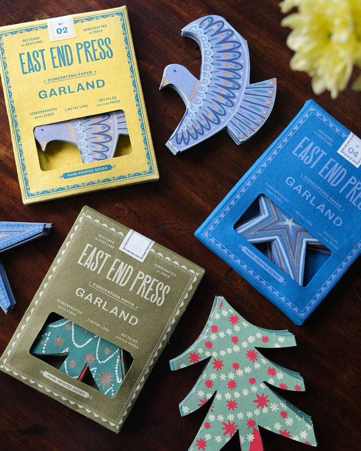 UK/EU: Stars Concertina Garland