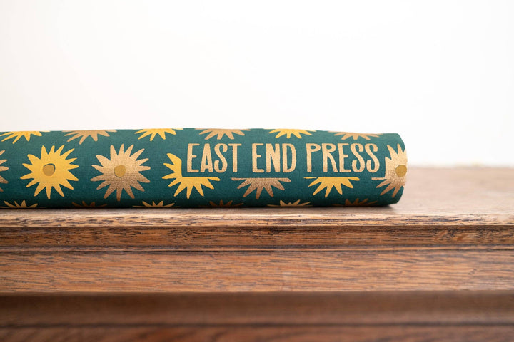 UK/EU: Festive Gift Wrap: Winter's Bloom
