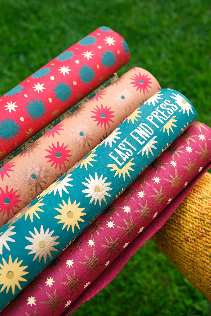 UK/EU: Festive Gift Wrap: Winter's Bloom