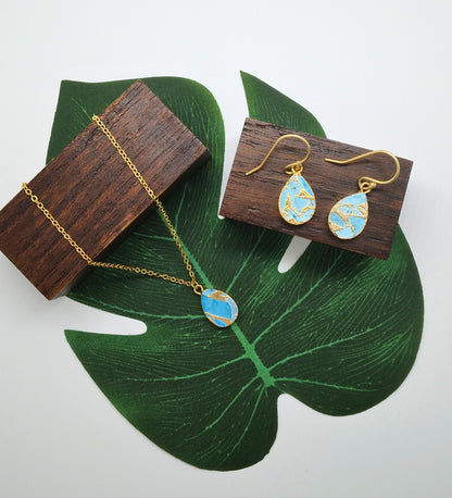 Sky Blue Crackle and Gold Necklace and Earring Set