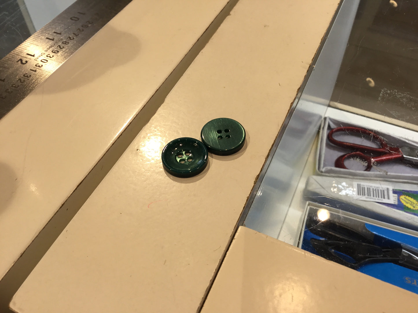 Buttons 20mm green