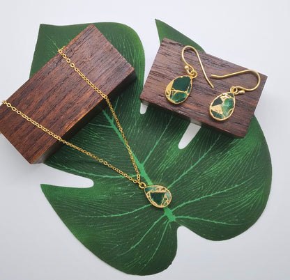 Dark Green Crackle and Gold Necklace and Earring set