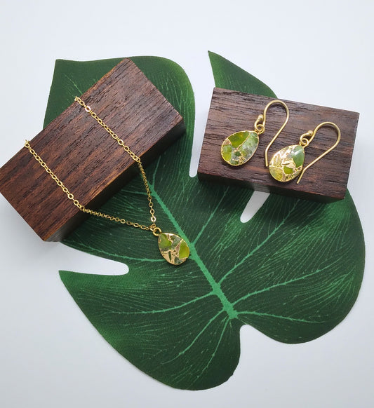 Lime Green Crackle and Gold Necklace and Earring Set