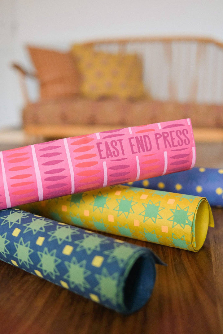 UK/EU: Pink Stripes Wrapping Paper