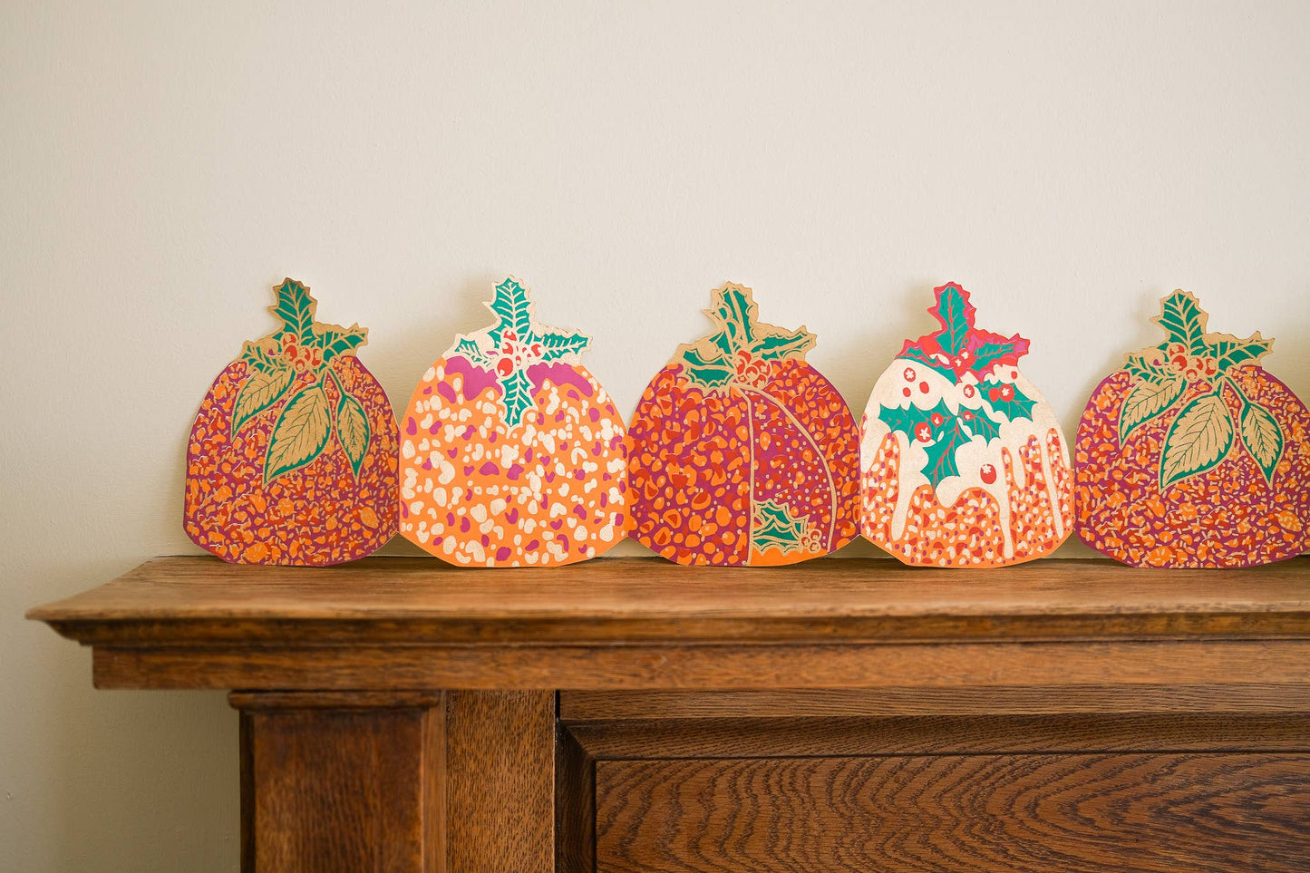 Christmas Puddings Concertina Garland - Violet Elizabeth - 