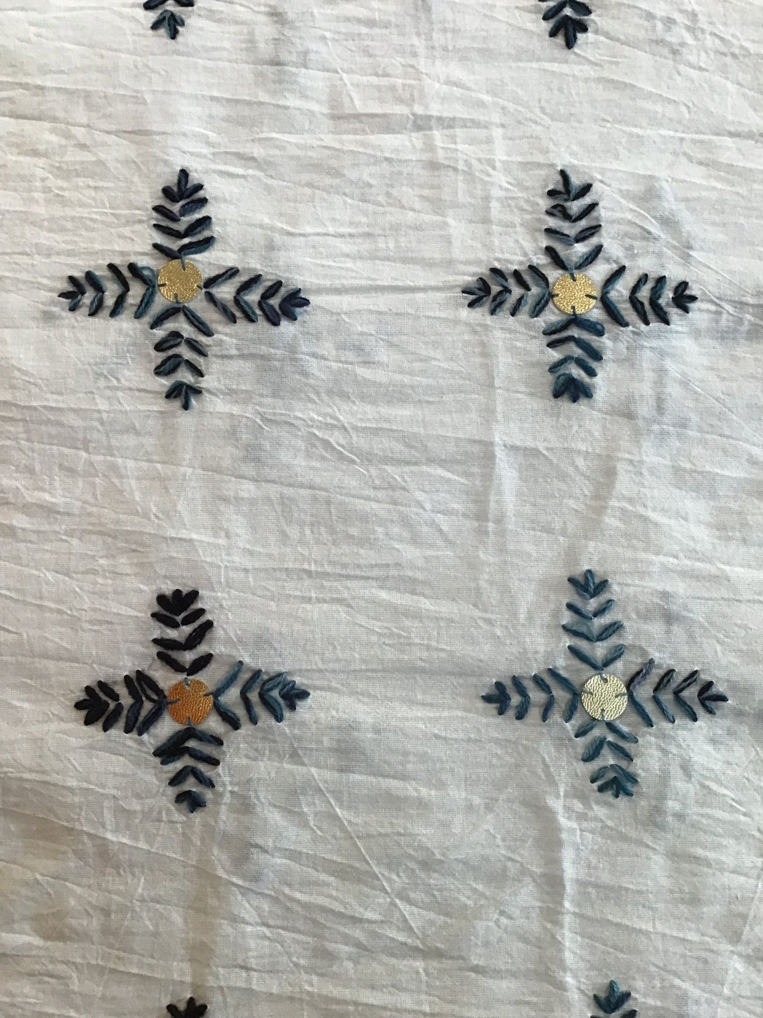 Embroidered fabric - Violet Elizabeth - Haberdashery