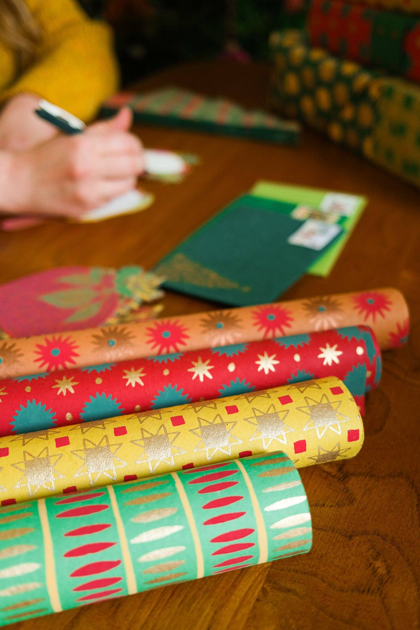 Festive Gift Wrap: Christmas Stripes - Violet Elizabeth - 