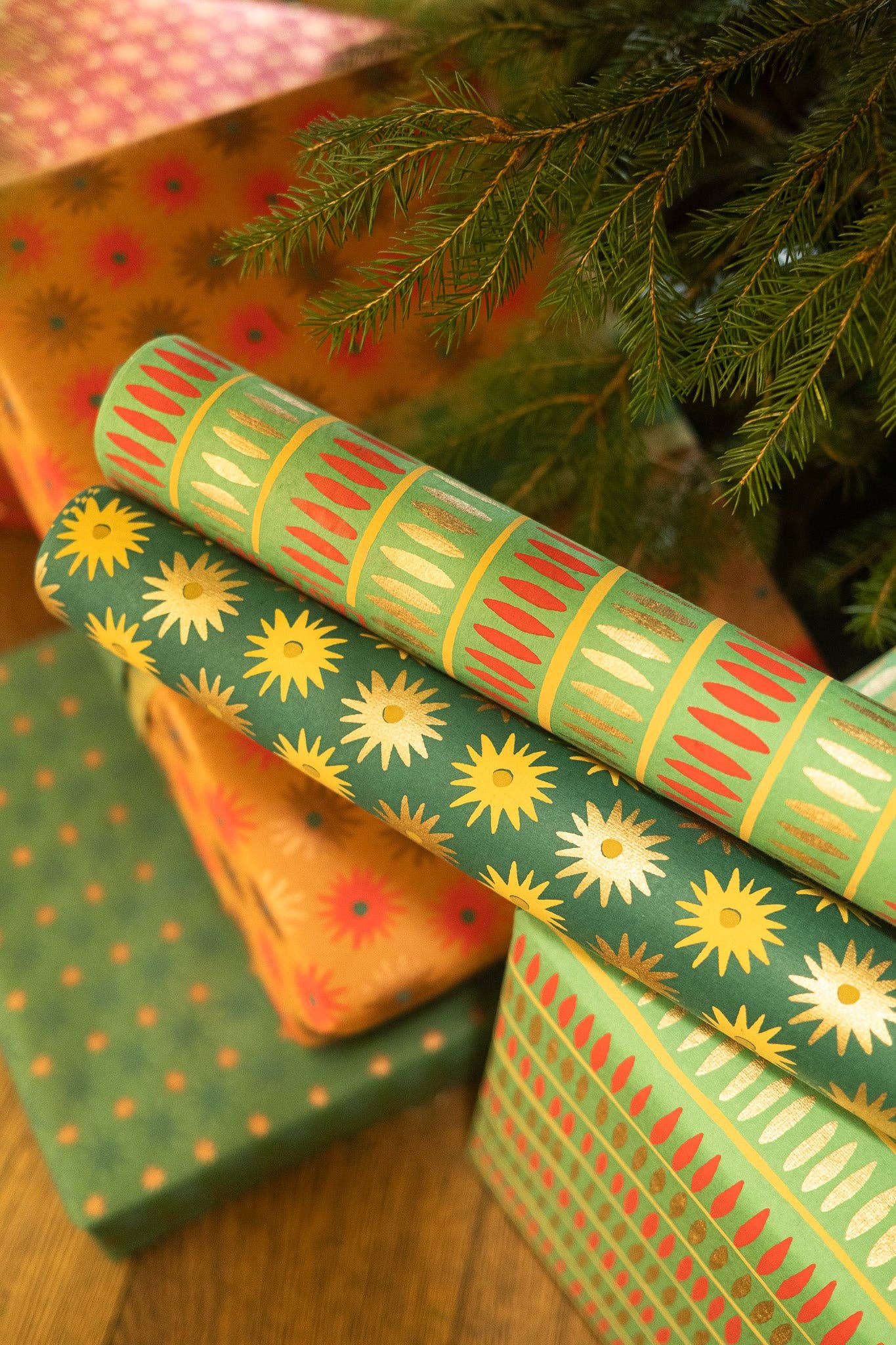 Festive Gift Wrap: Christmas Stripes - Violet Elizabeth - 