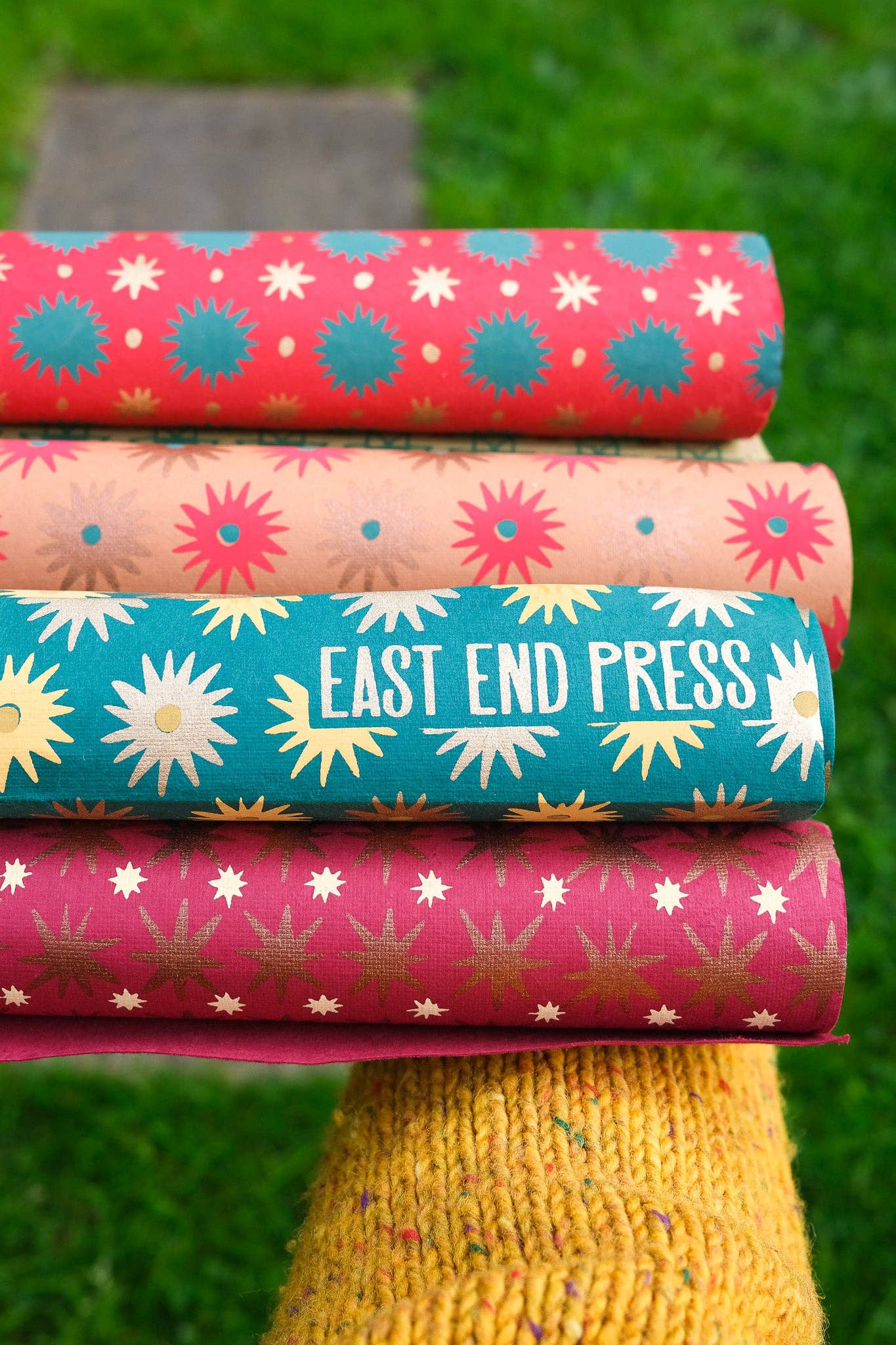 Festive Gift Wrap: Ruby Stars - Violet Elizabeth - 