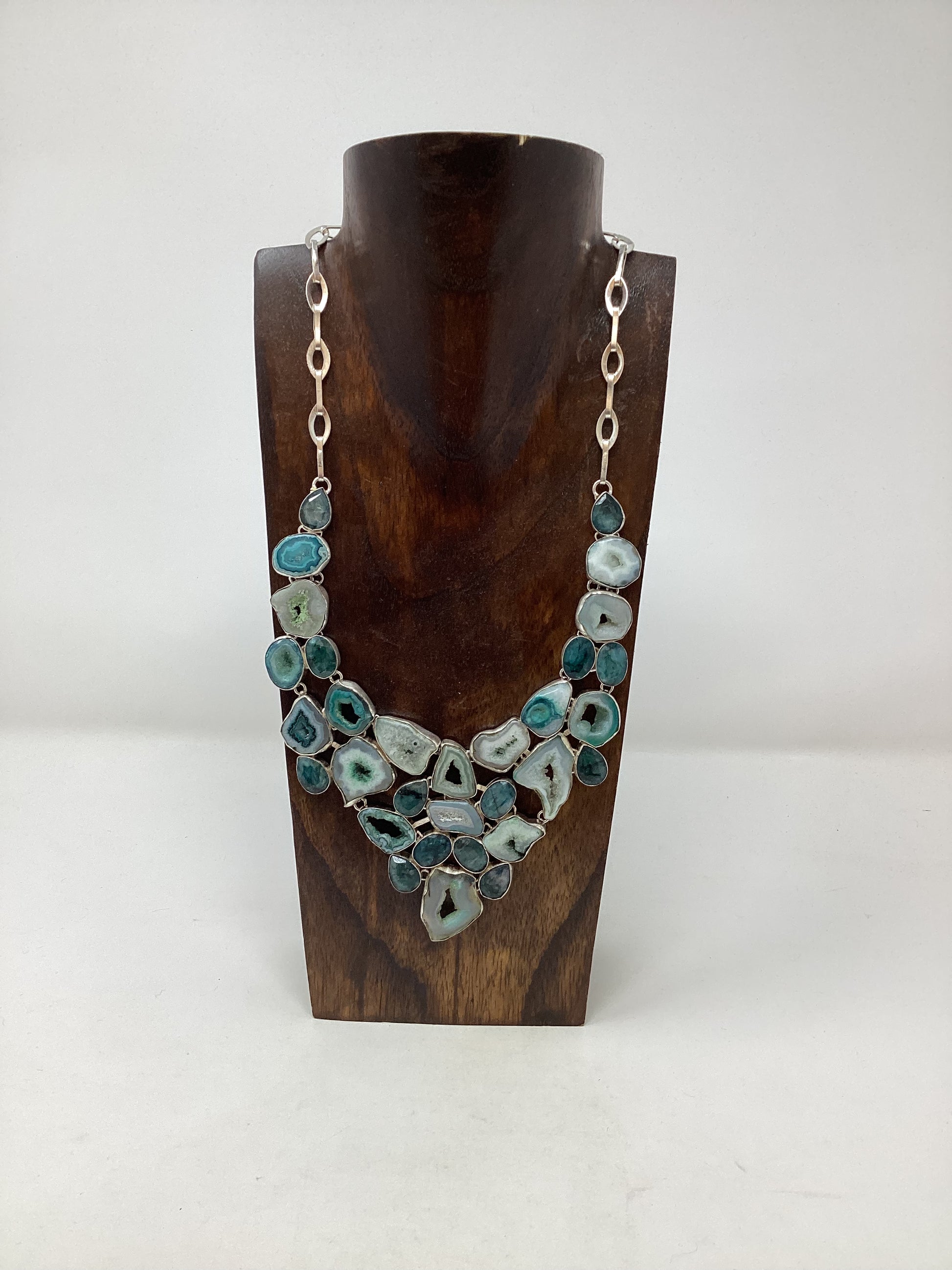 Asymmetric Agate necklace - Violet Elizabeth