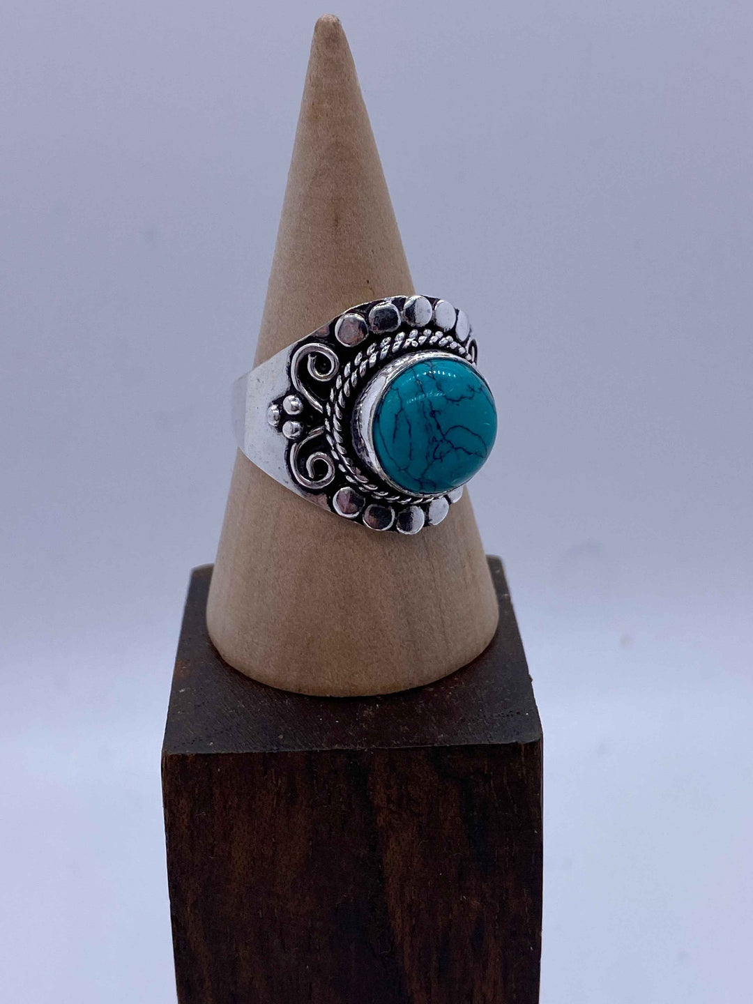 Vintage Look Silver Plated Ring: Various Stones