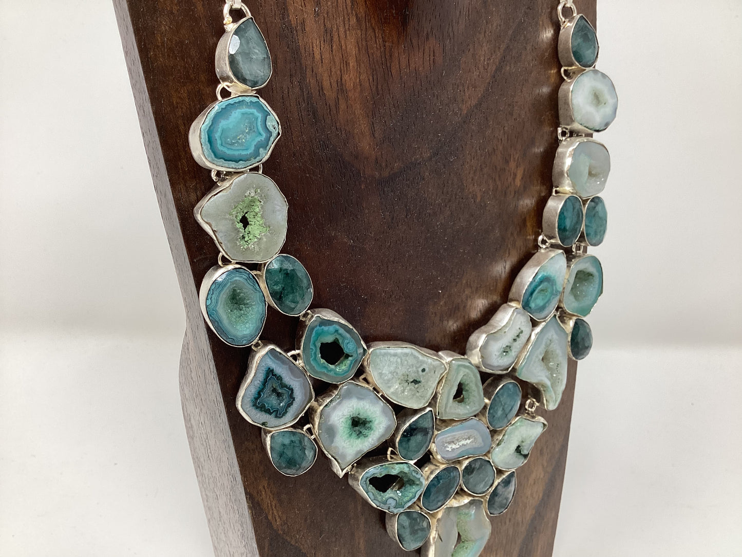 Asymmetric Agate necklace - Violet Elizabeth