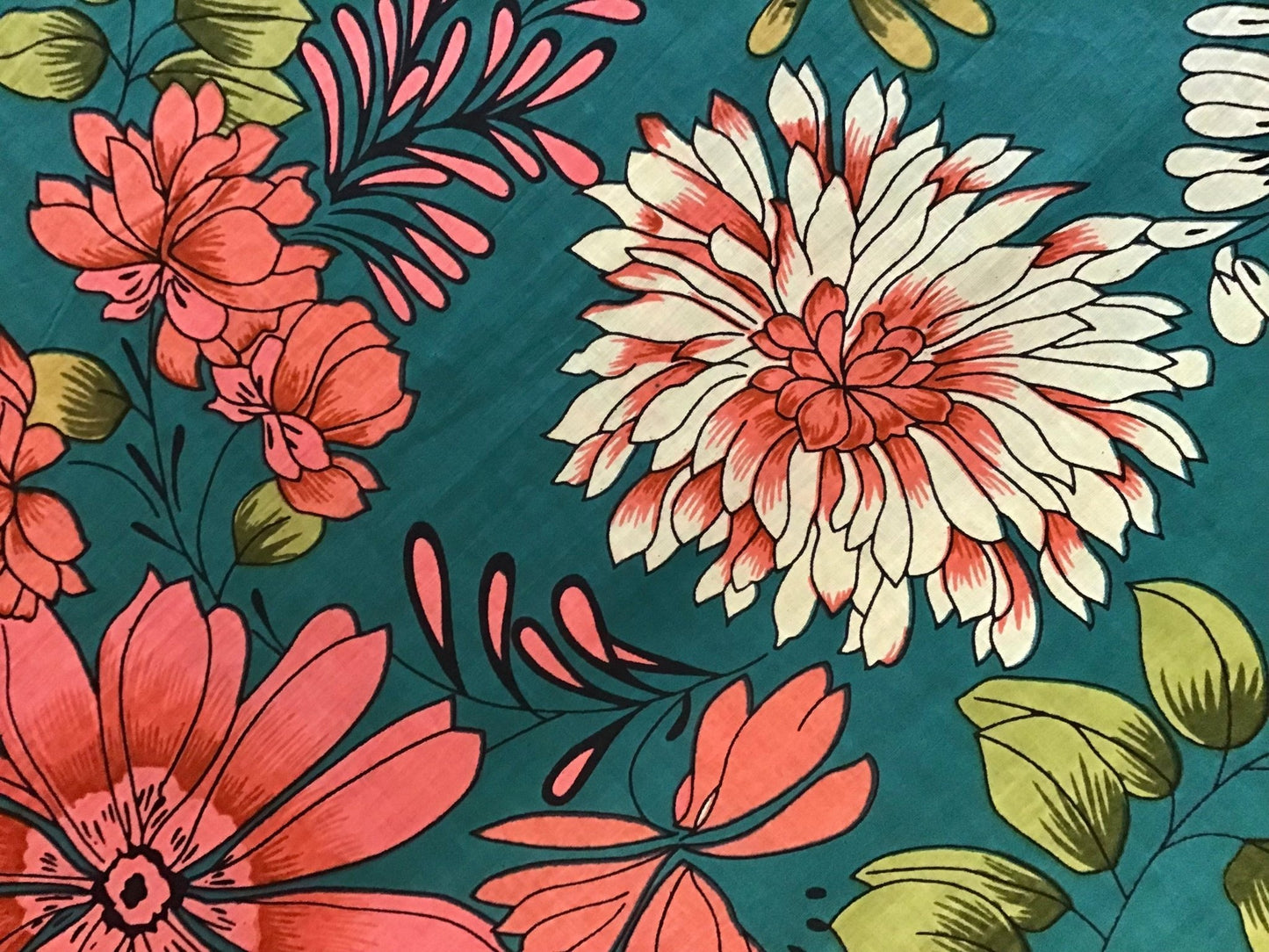 ornamental garden Screen Printed Fabric 100% Cotton - Violet Elizabeth - Haberdashery