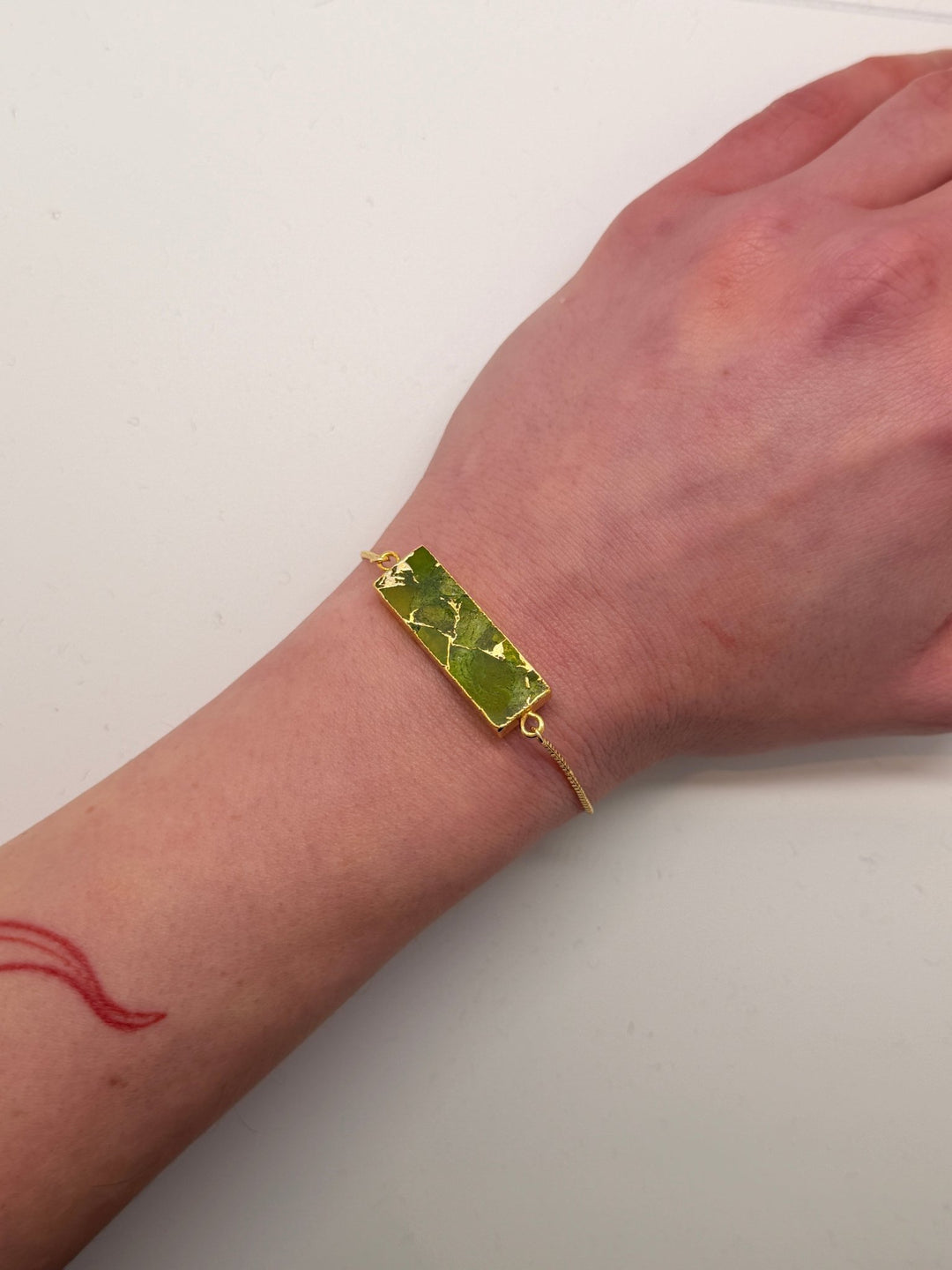 Peridot Crackle Bracelet - Violet Elizabeth - Jewellery