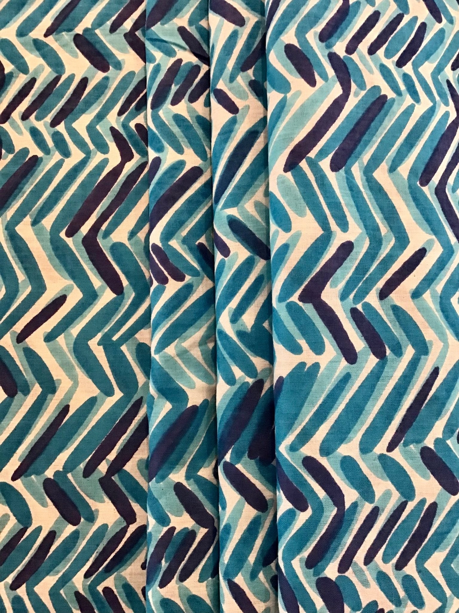 Pointalism in blue Screen Printed Fabric 100% Cotton - Violet Elizabeth - Haberdashery