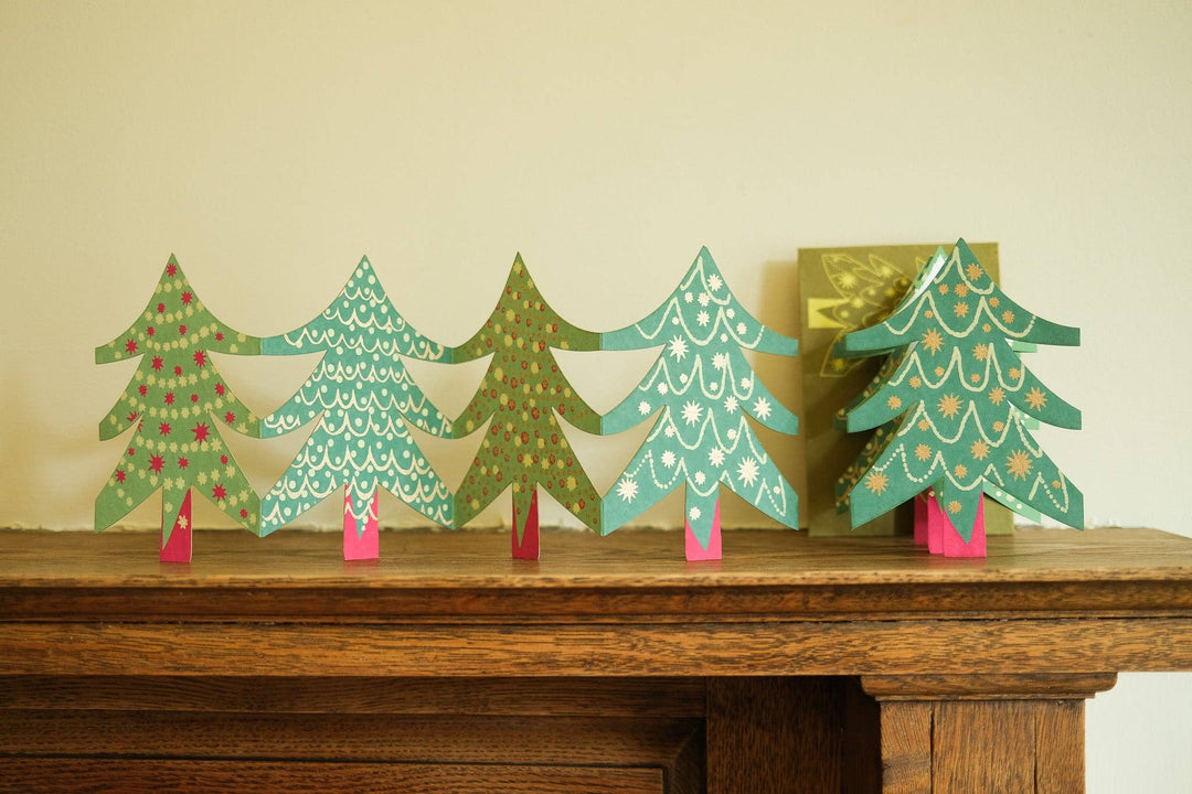 UK/EU: Christmas Tree Concertina Card - Violet Elizabeth - Christmas Decorations