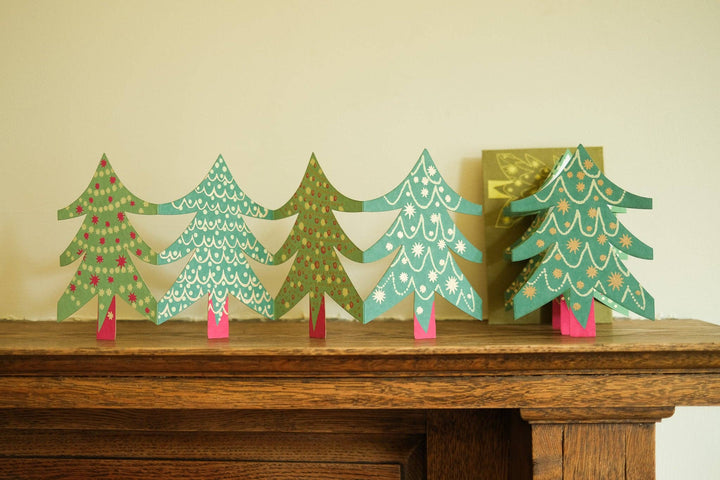 UK/EU: Christmas Tree Concertina Card - Violet Elizabeth - Christmas Decorations
