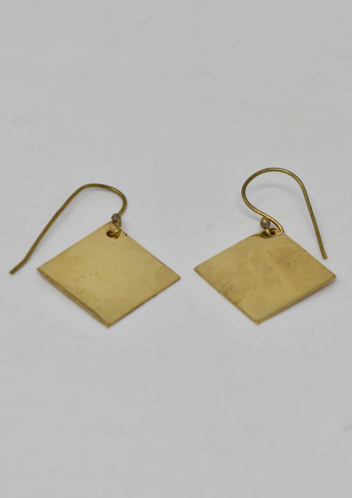 Plain diamond brass earring - Violet Elizabeth