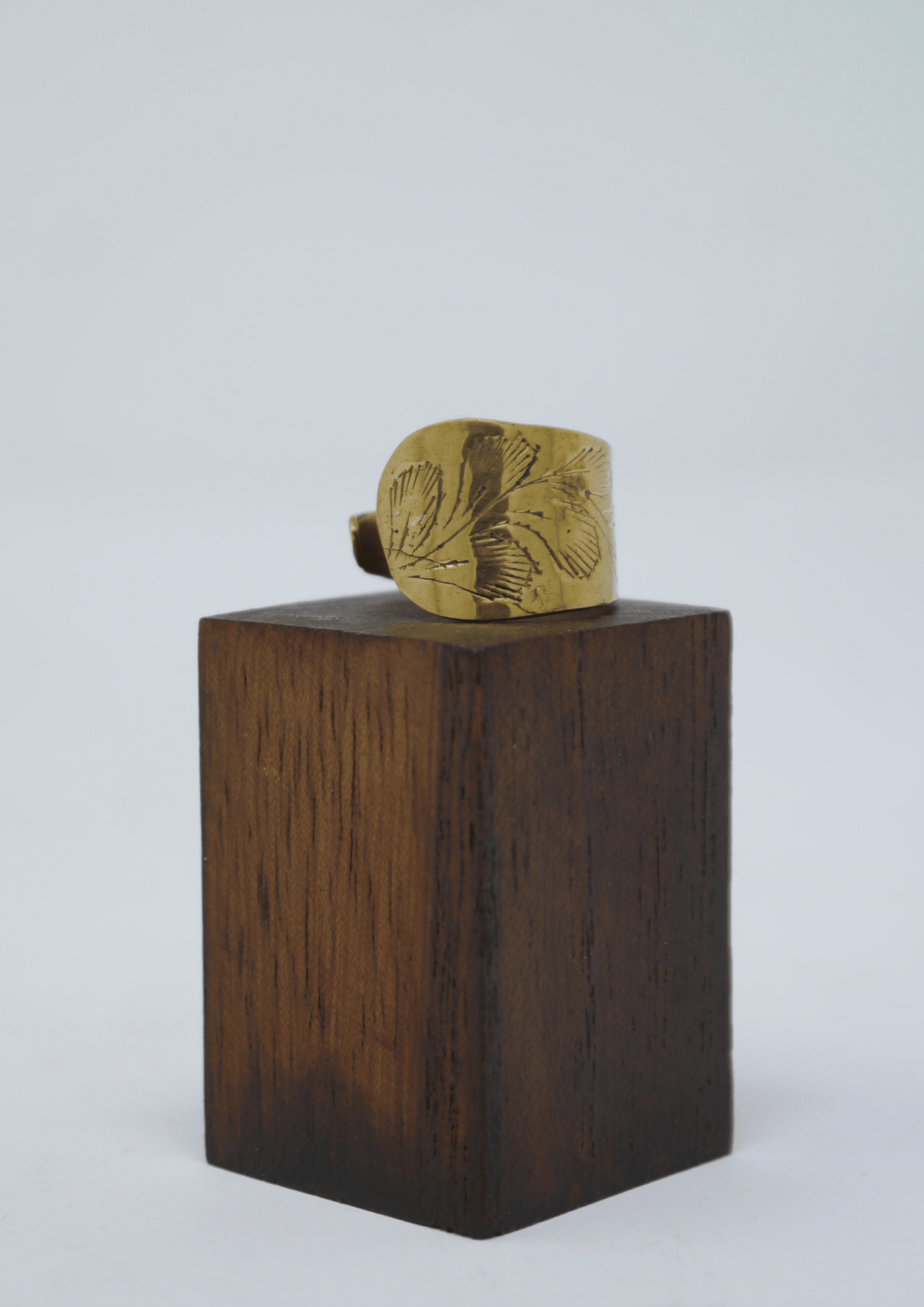 Florished scroll - Violet Elizabeth - Jewellery