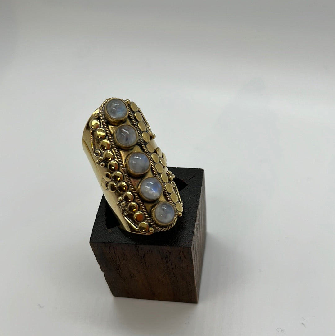 Viisi Brass Ring: Various Stones - Violet Elizabeth