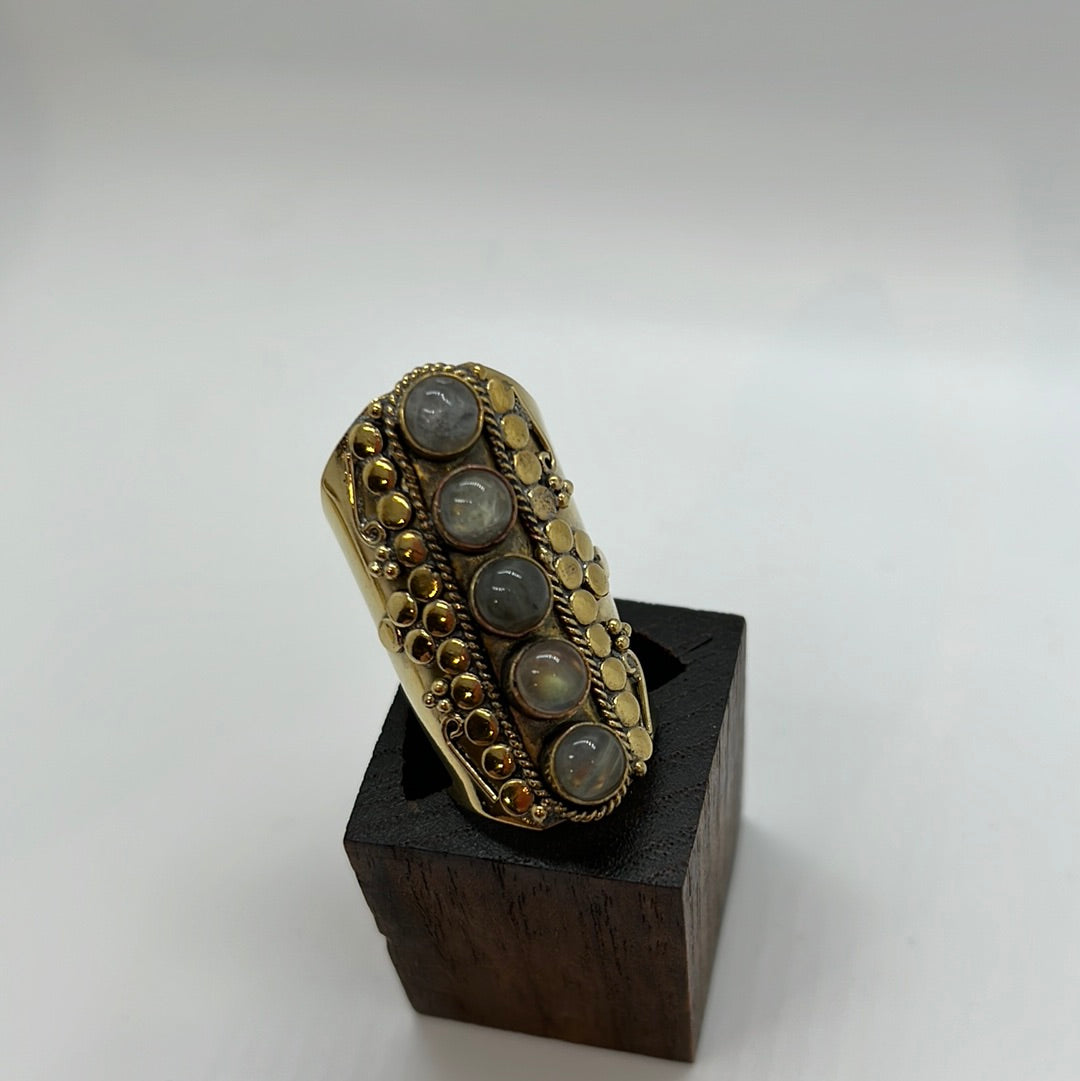 Viisi Brass Ring: Various Stones - Violet Elizabeth