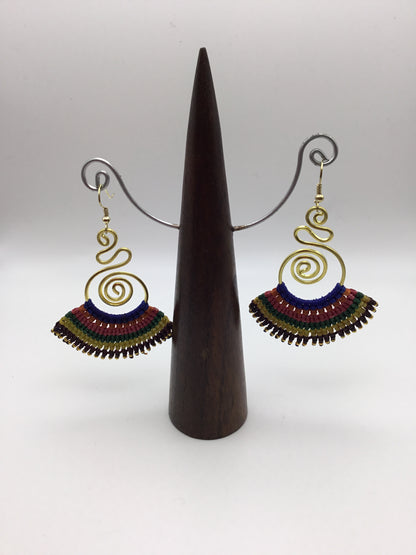 Fan Macrame and Brass earrings - Violet Elizabeth