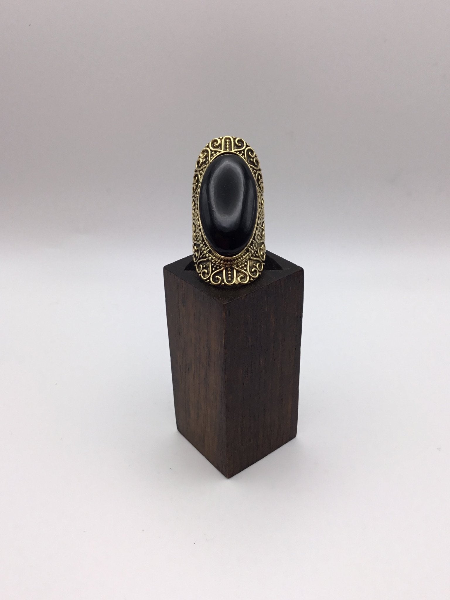 Large Heart Surround Brass Ring: Various Stones - Violet Elizabeth - Jewellery